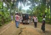 Personel Polsek Tabir Bantu Evakuasi Penemuan Mayat Laki Laki Yang Terapung Di Sungai