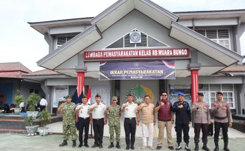 Gelar Apel Anti Halilinta, Lapas Kelas IIB Muara Bungo lansanakan Razia Kamar Tahanan dan Tes Urin