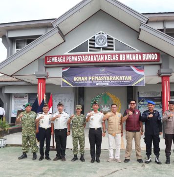 Gelar Apel Anti Halilinta, Lapas Kelas IIB Muara Bungo lansanakan Razia Kamar Tahanan dan Tes Urin