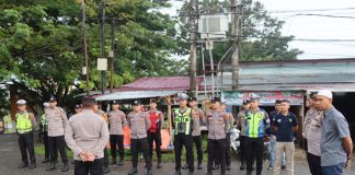 Polres Merangin Kerahkan Personil Pengamanan Jamaah Haji di Halaman Kantor Bupati